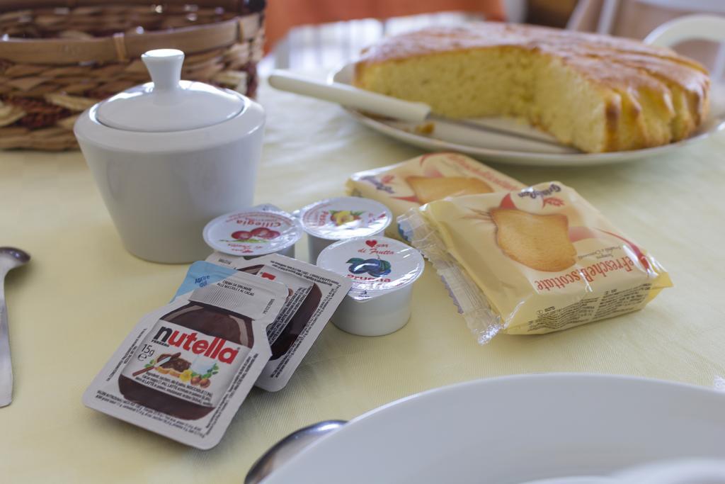 Alojamento de Acomodação e Pequeno-almoço Punta Di Mola